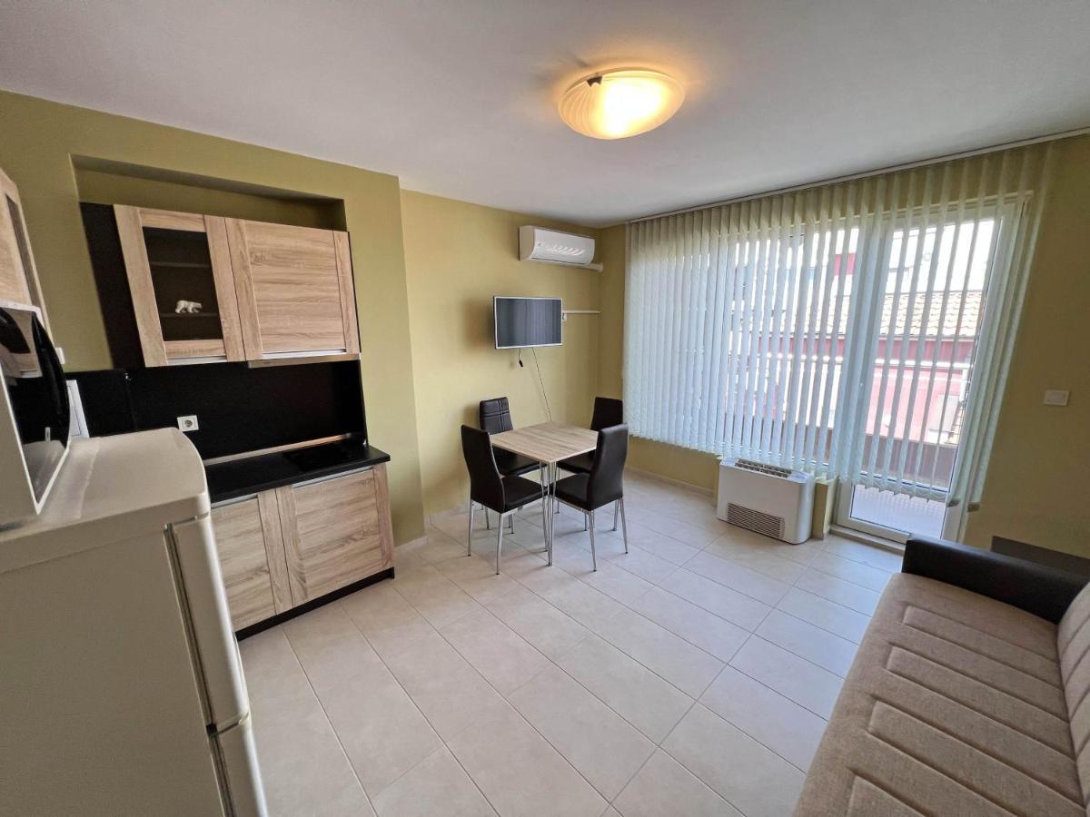 Valemar Apartments Pomorie Esterno foto