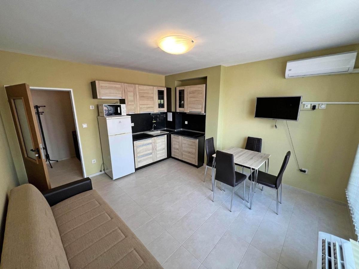 Valemar Apartments Pomorie Esterno foto