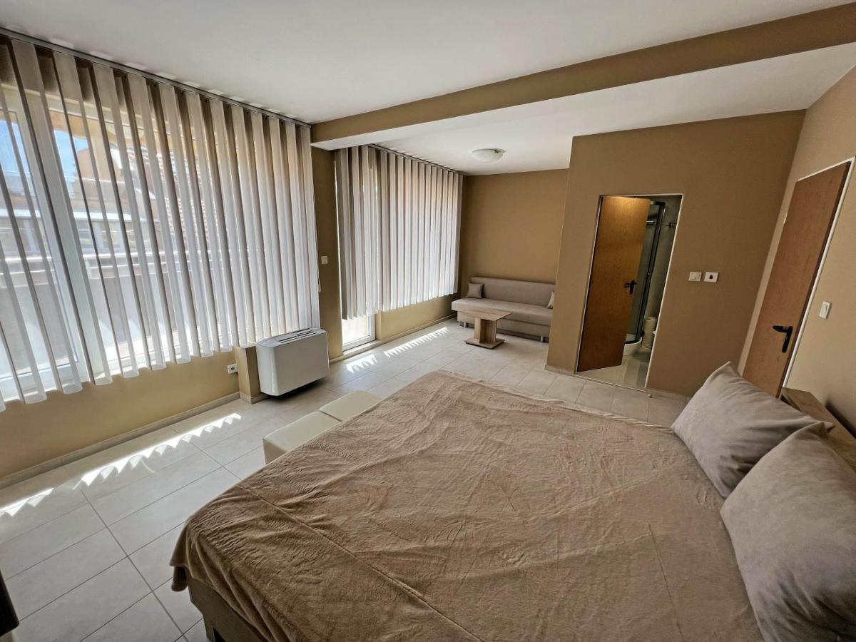 Valemar Apartments Pomorie Esterno foto
