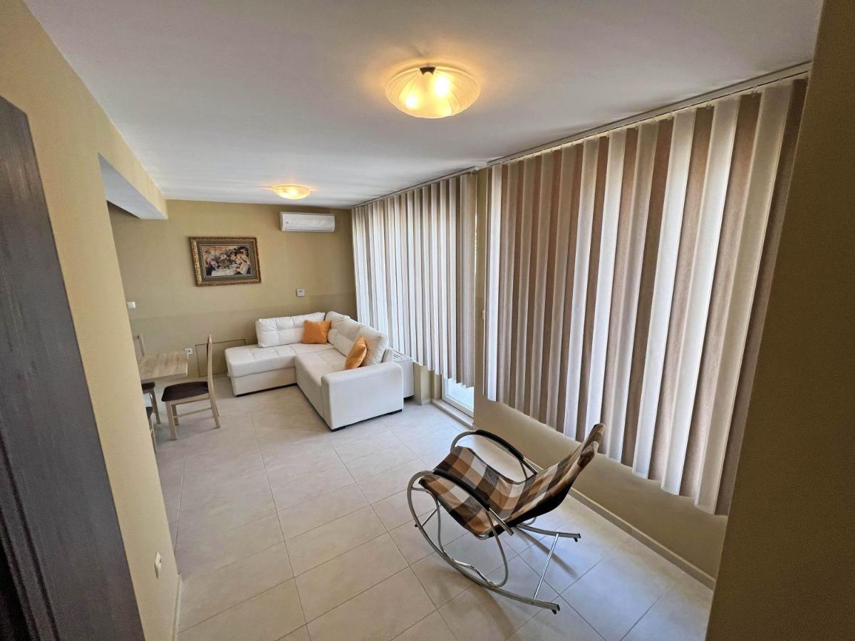 Valemar Apartments Pomorie Esterno foto