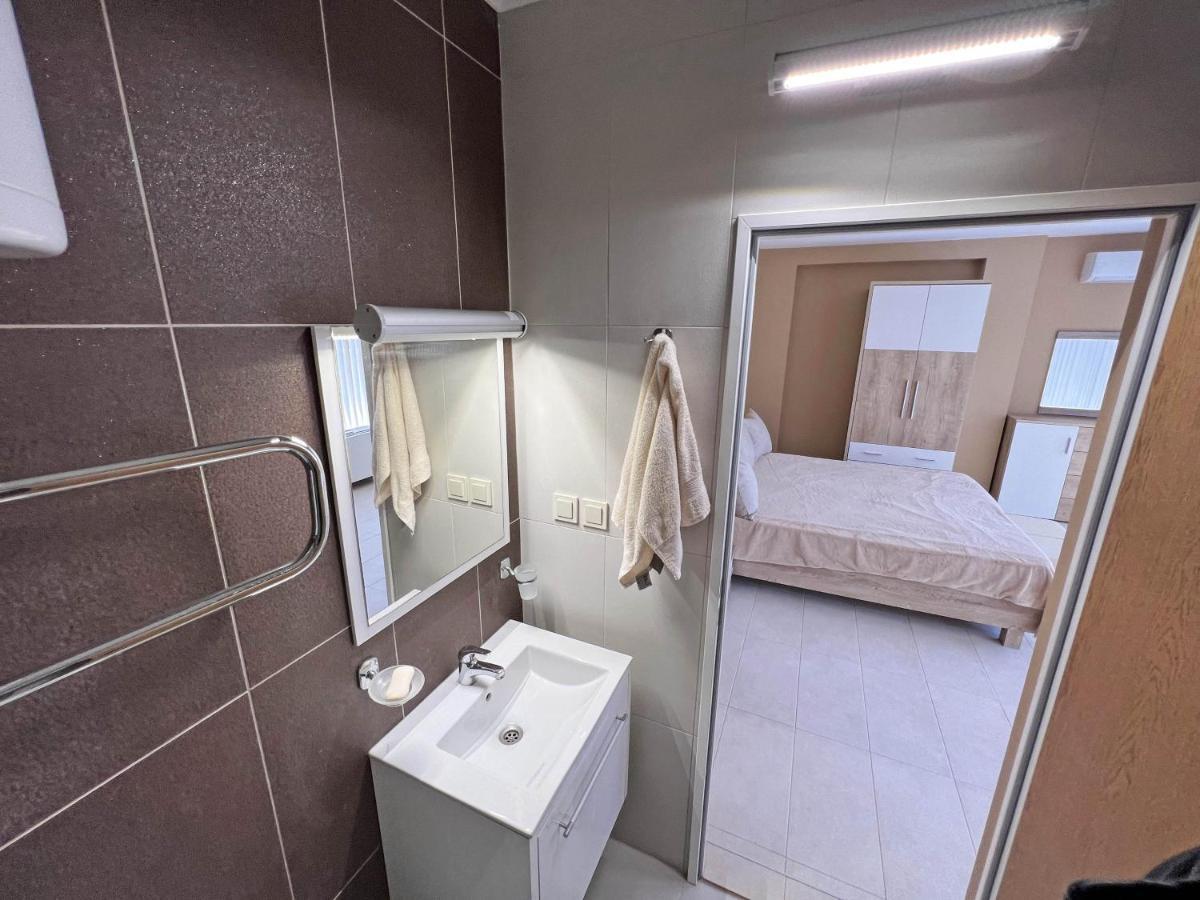 Valemar Apartments Pomorie Esterno foto