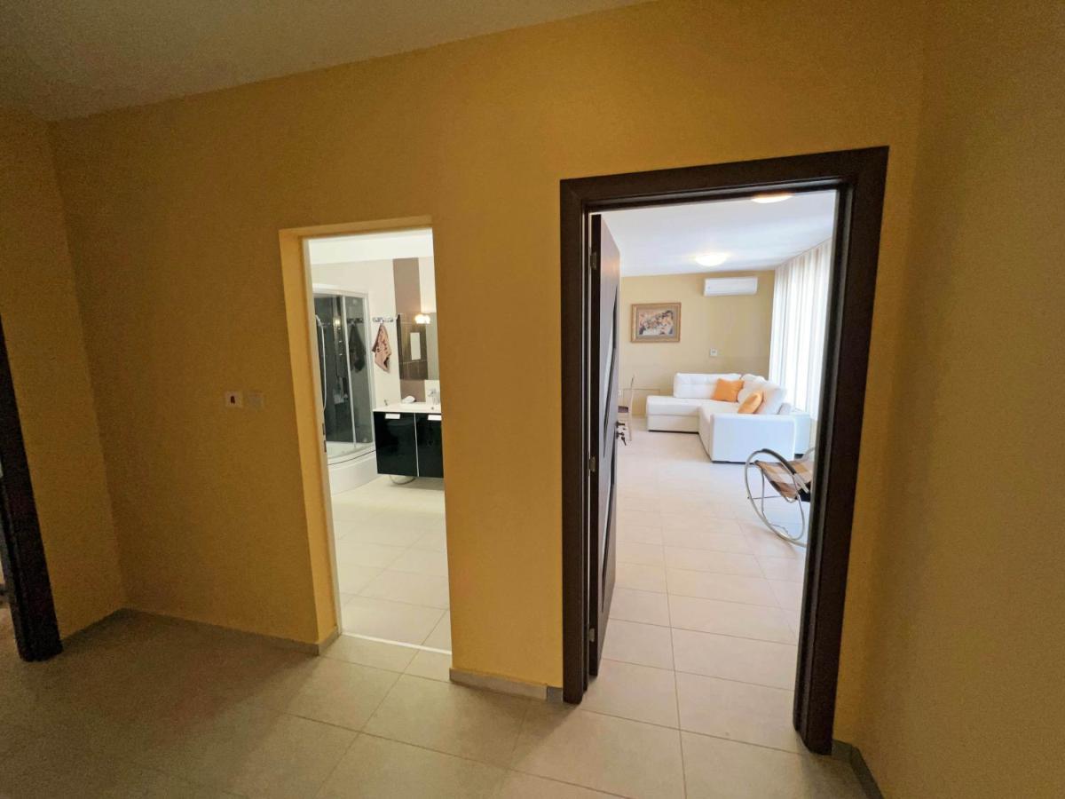 Valemar Apartments Pomorie Esterno foto