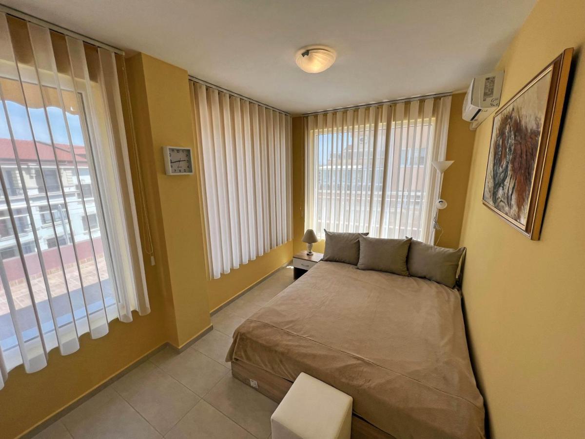 Valemar Apartments Pomorie Esterno foto