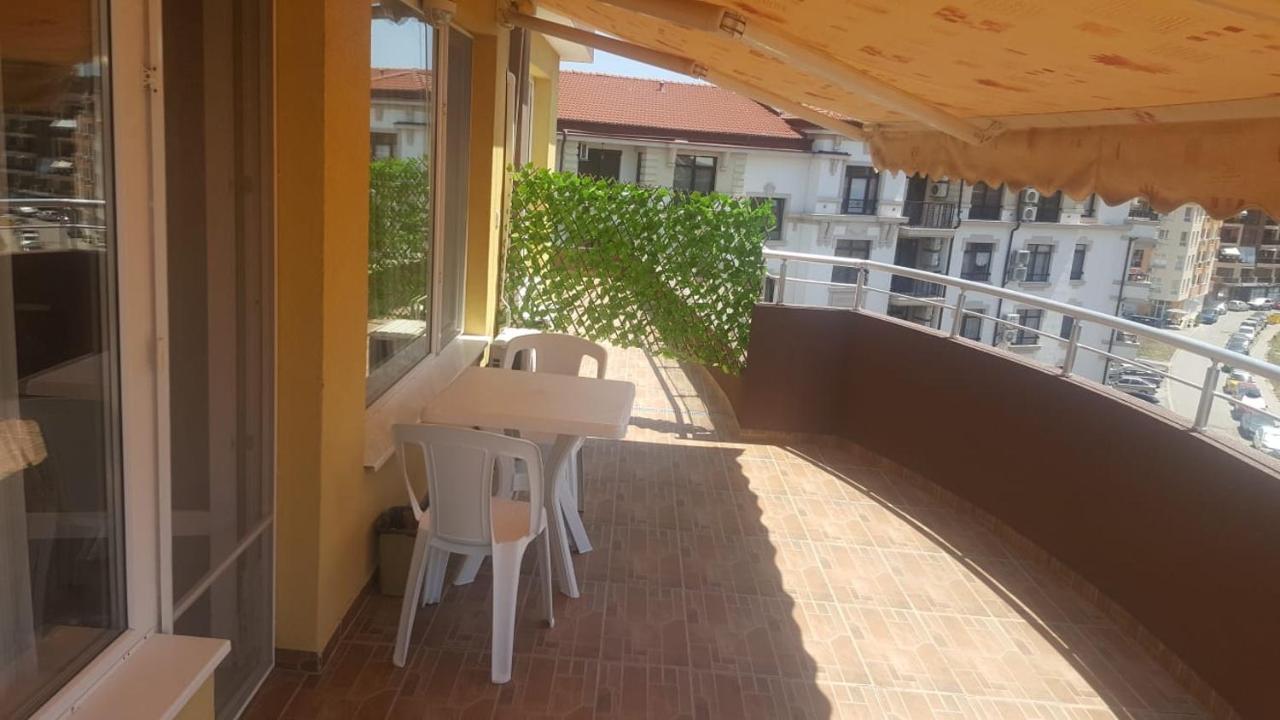 Valemar Apartments Pomorie Esterno foto