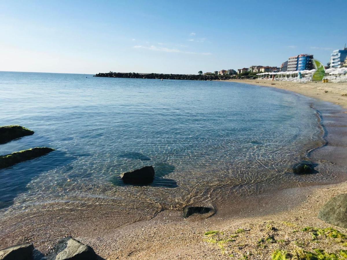 Valemar Apartments Pomorie Esterno foto