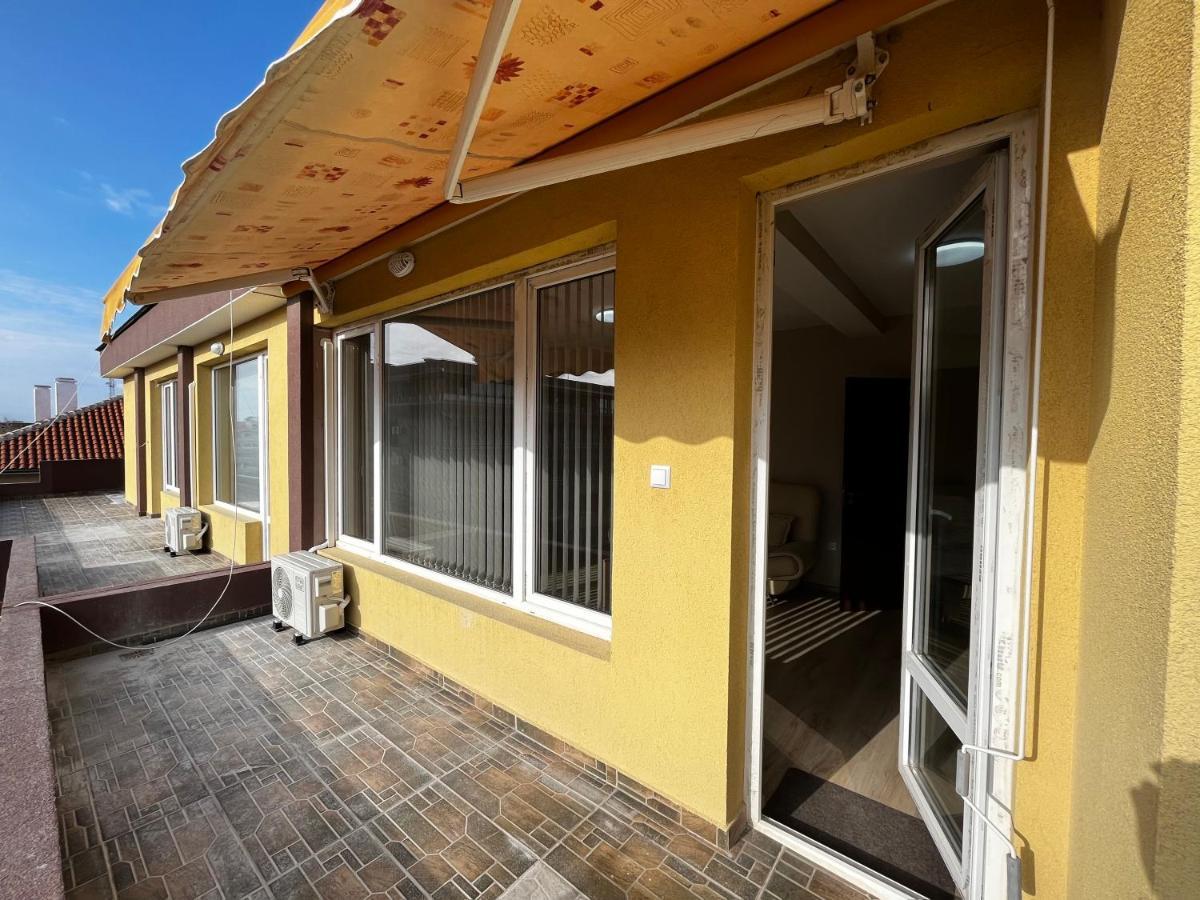 Valemar Apartments Pomorie Esterno foto