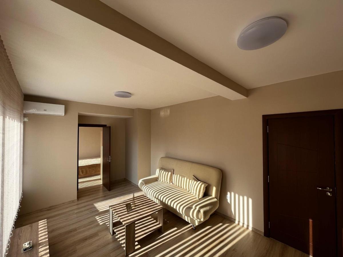 Valemar Apartments Pomorie Esterno foto