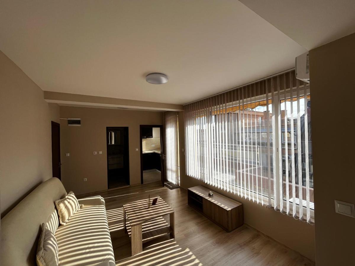 Valemar Apartments Pomorie Esterno foto
